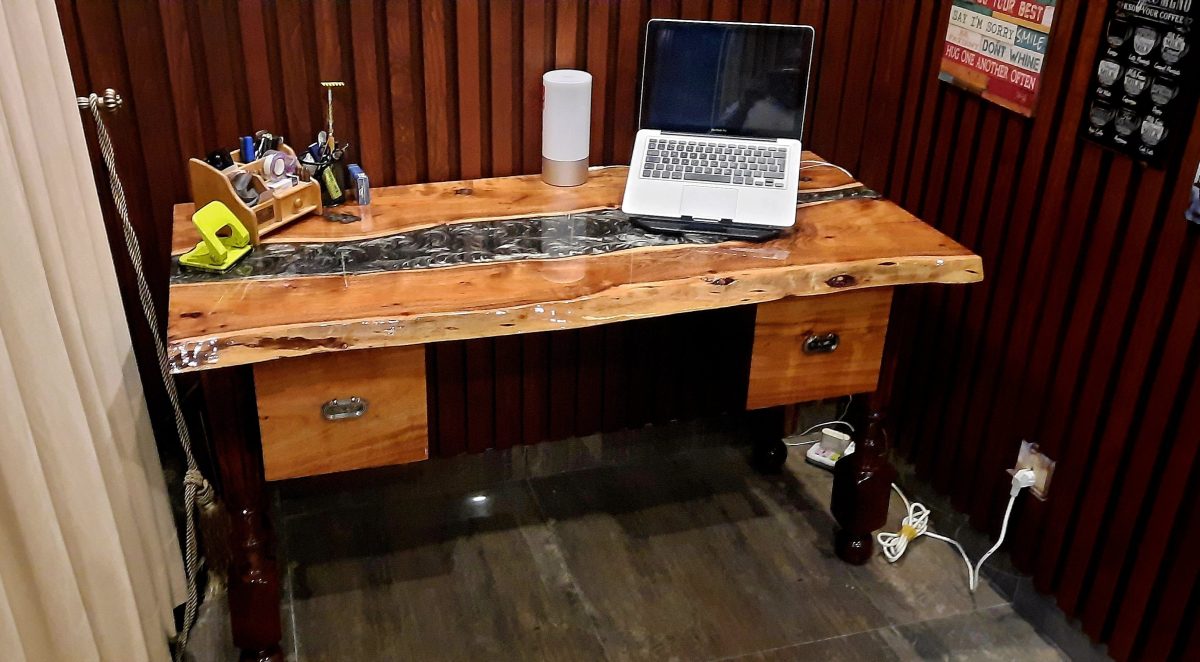 Office Table - Image 13