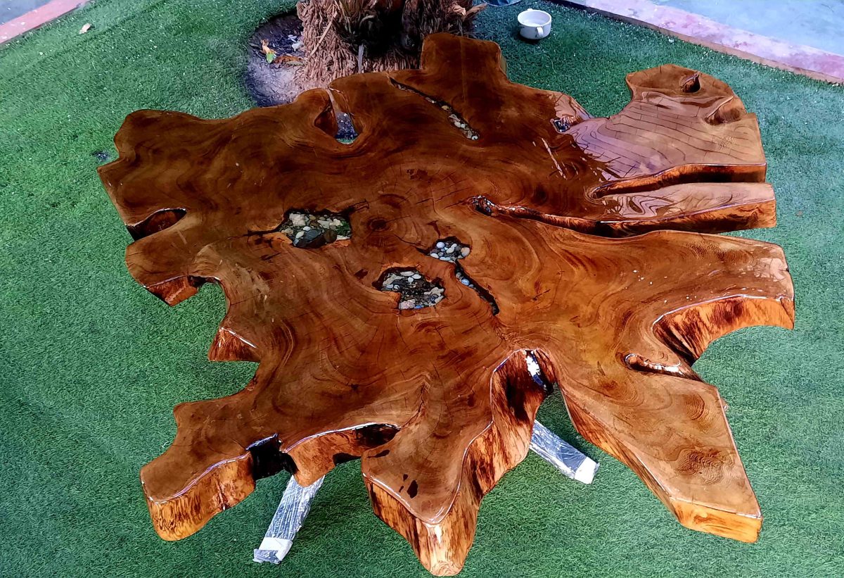 Natural Live Edges Table - Image 4