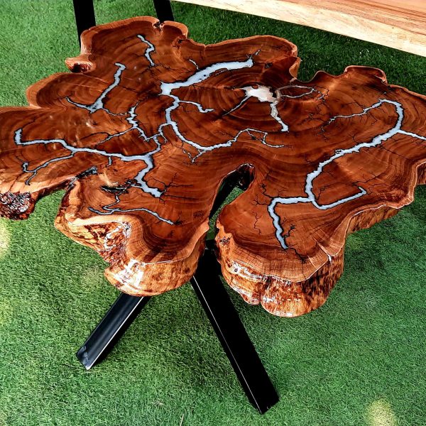 Natural Live Edges Table