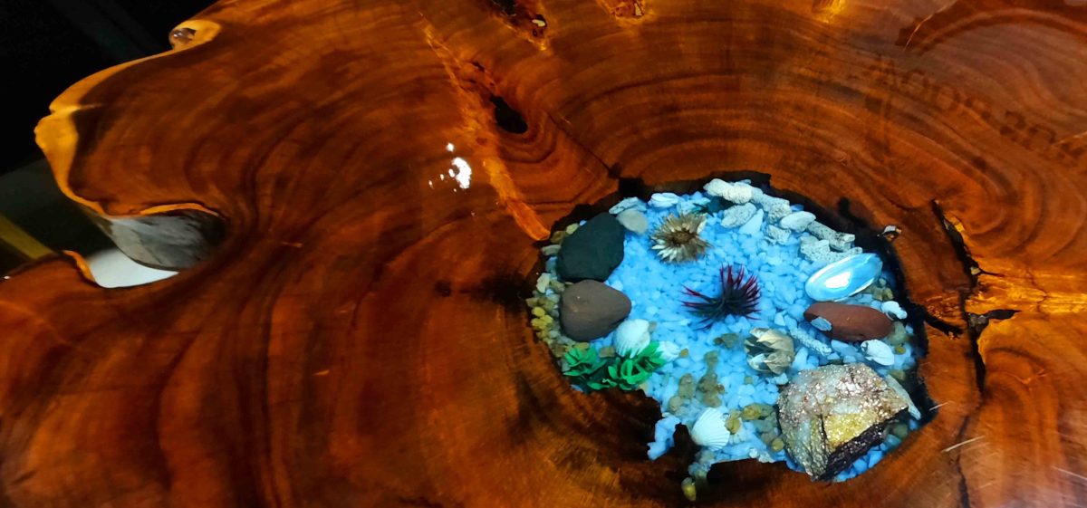 Natural Live Edges Table - Image 3