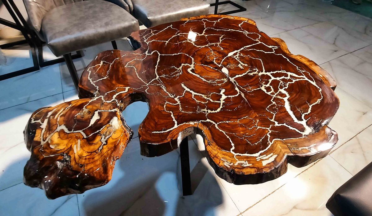 Natural Live Edges Table - Image 4