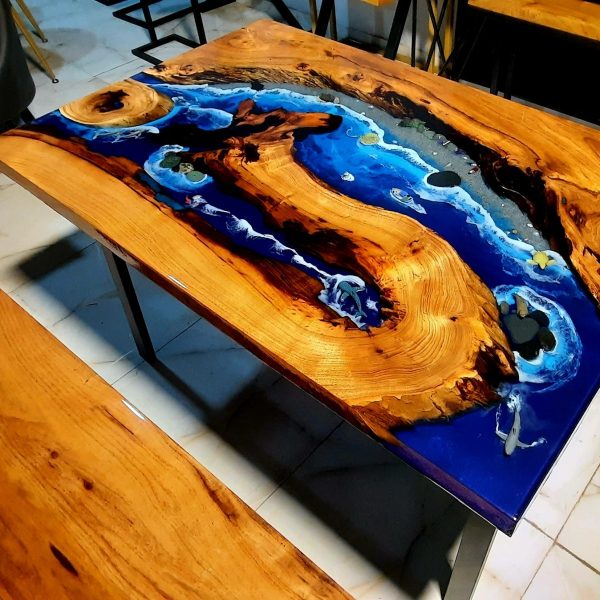 Premium Ocean Table