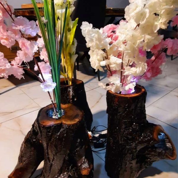 Wooden corner decoration