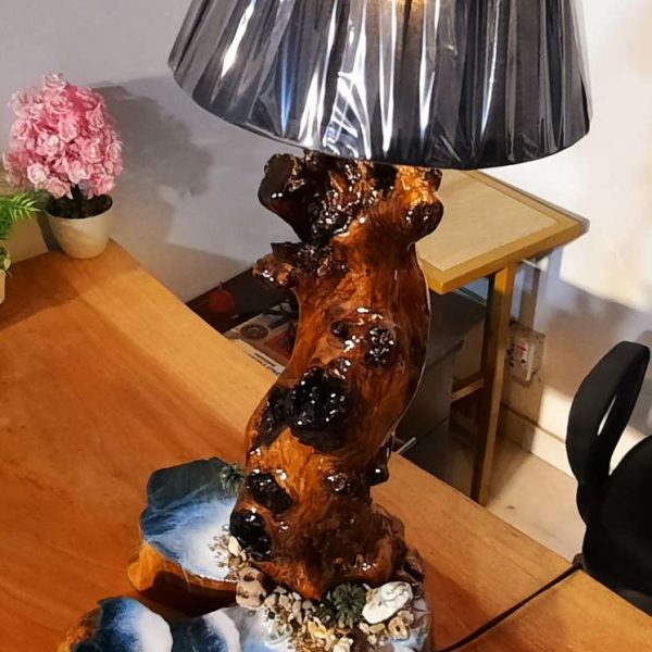 Table lamp