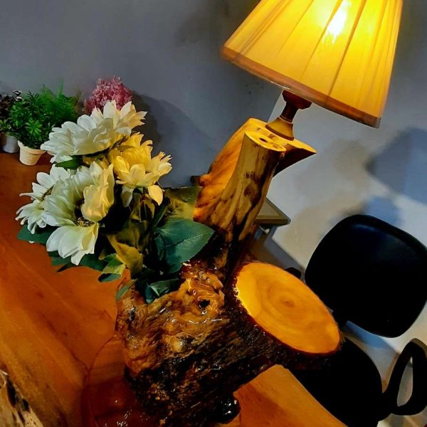 Table lamp