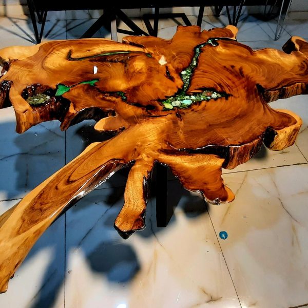 Live edges centre table