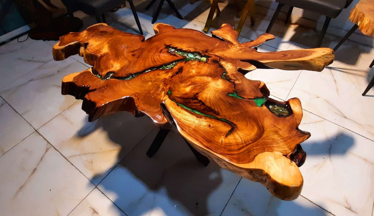 Live edges centre table - Image 3