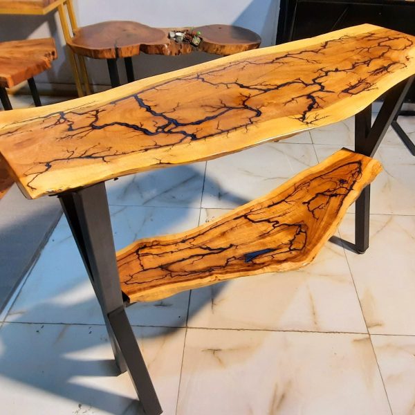 Double shelf console
