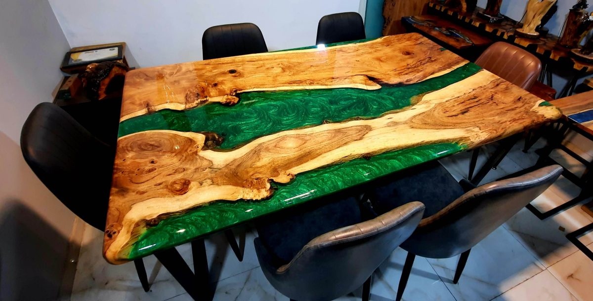 Dining table - Image 1