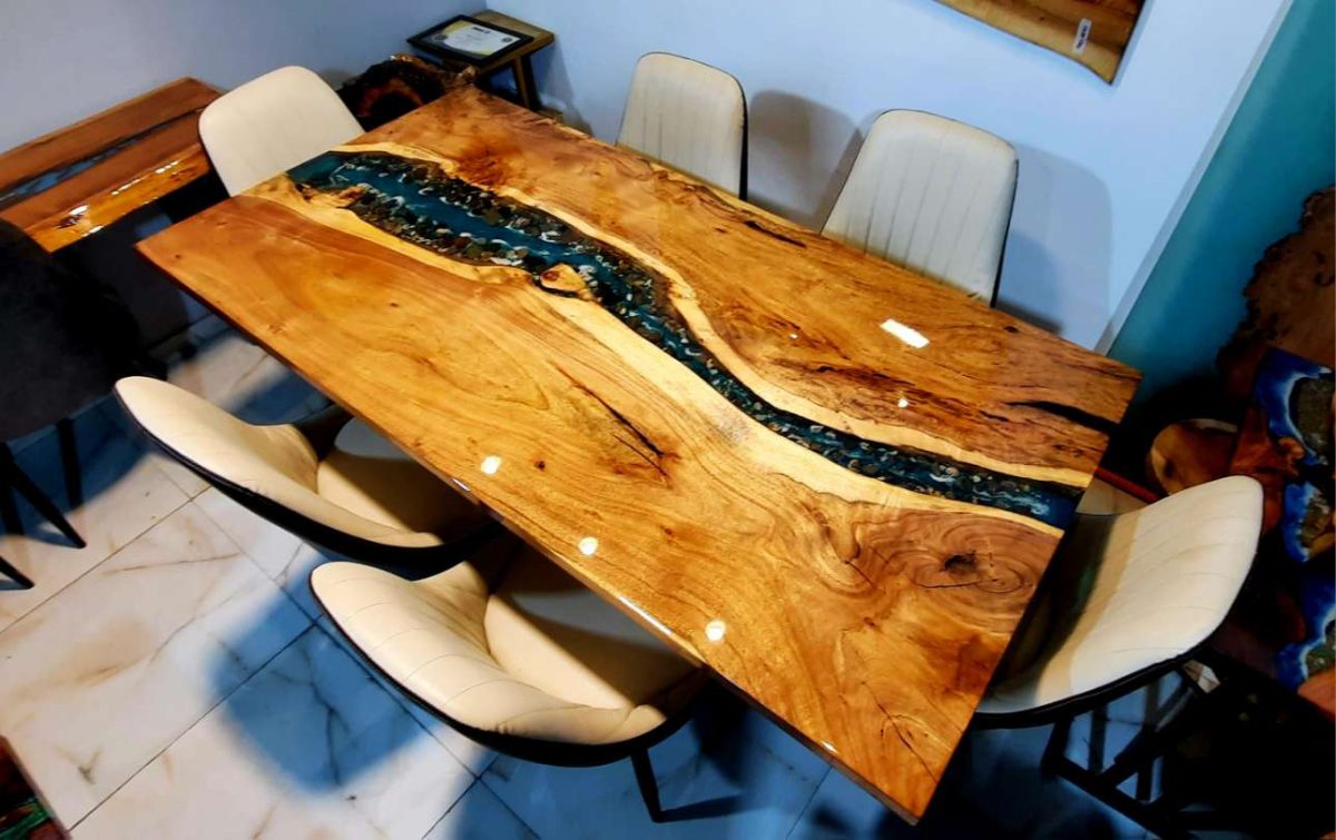 Dining table - Image 1