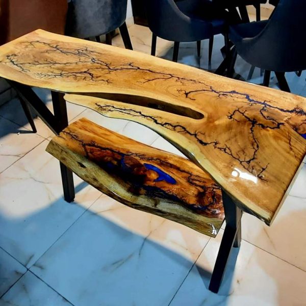 Double shelf console