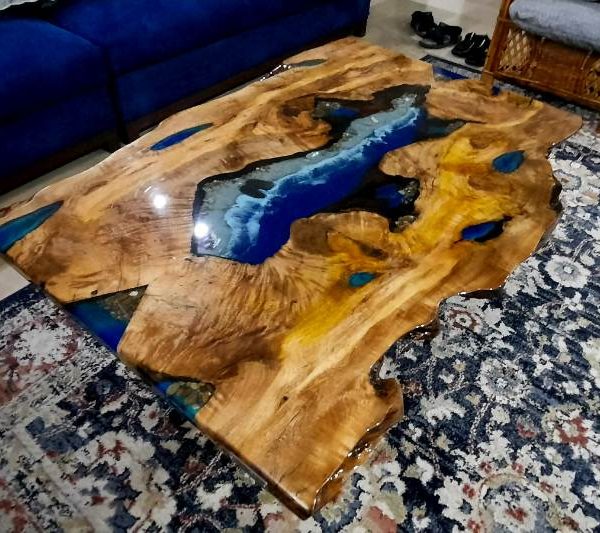 Live edges centre table