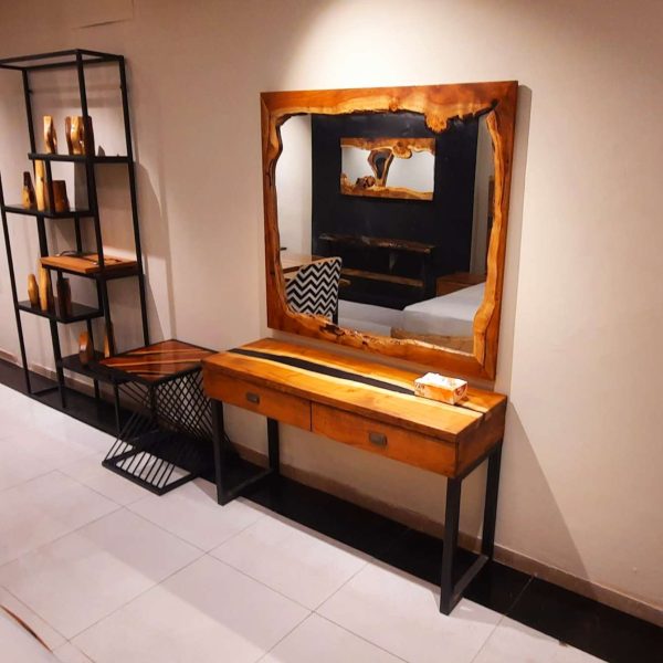 Console mirror set