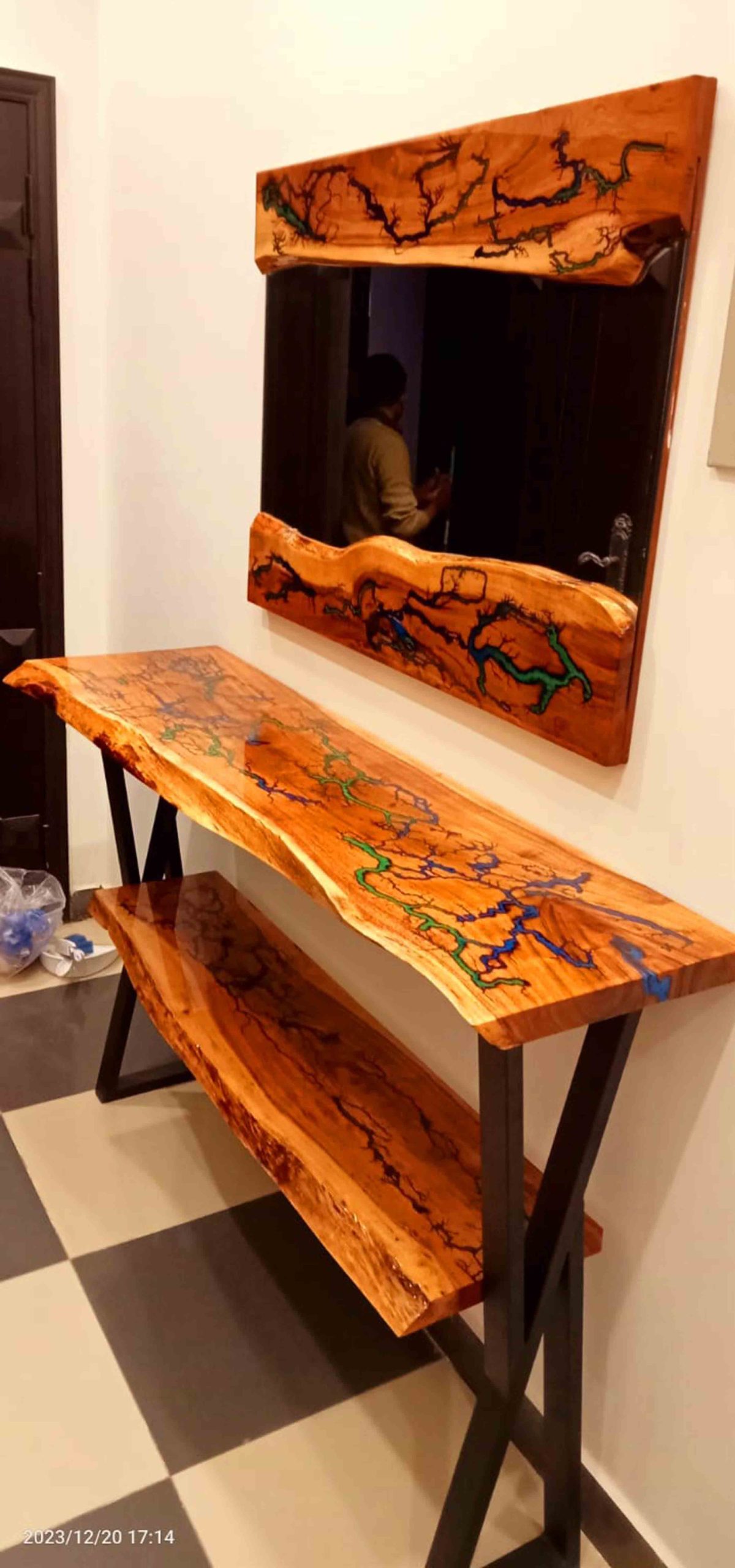 Console Table - Image 1