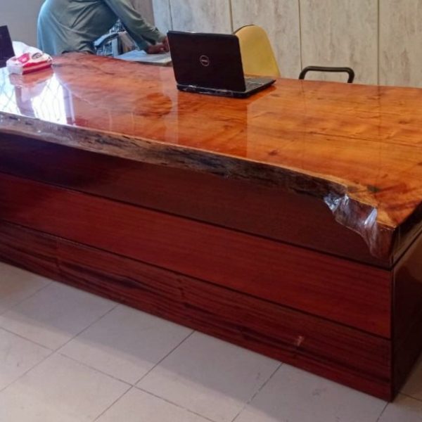 Executive table