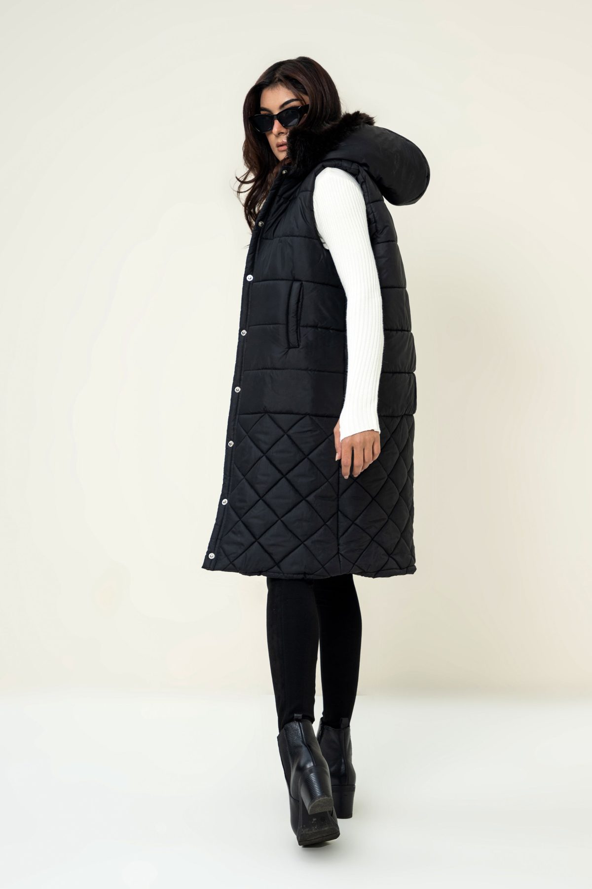 Hannah Neo Long Sleeveless Jacket with Fur hoodie Black - Image 2