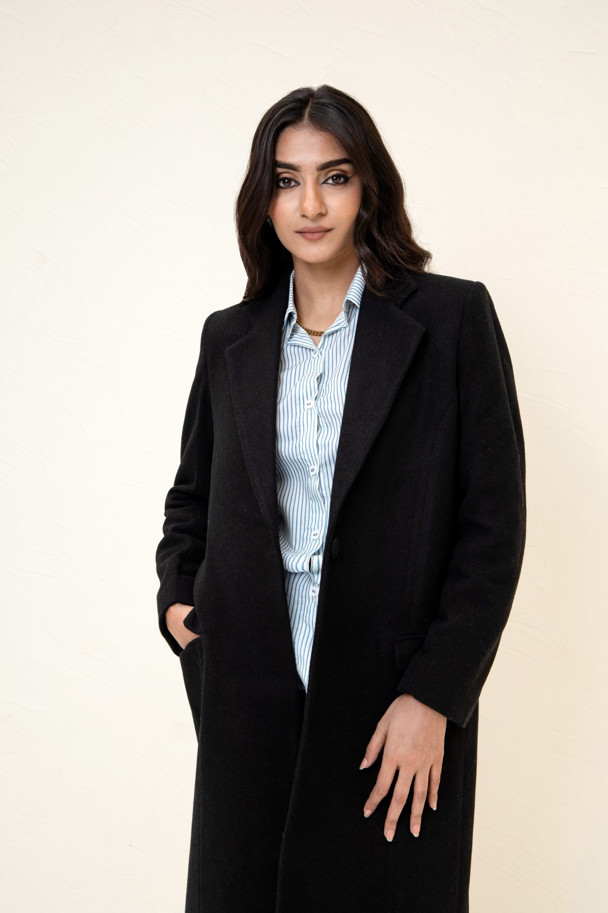 Amelie Long Coat  BLACK - Image 4