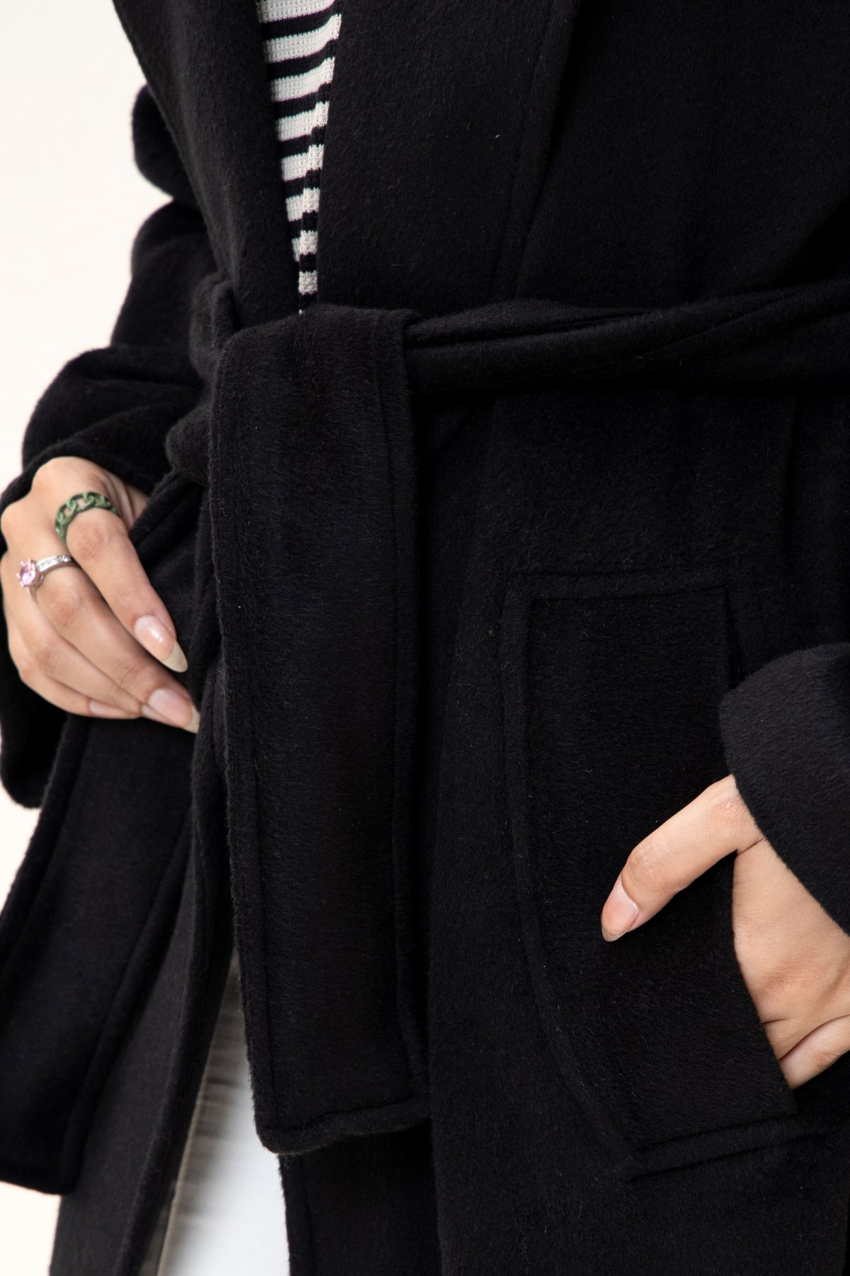 JUNO BELTED COAT- Featherwarm  (BLACK) - Image 4